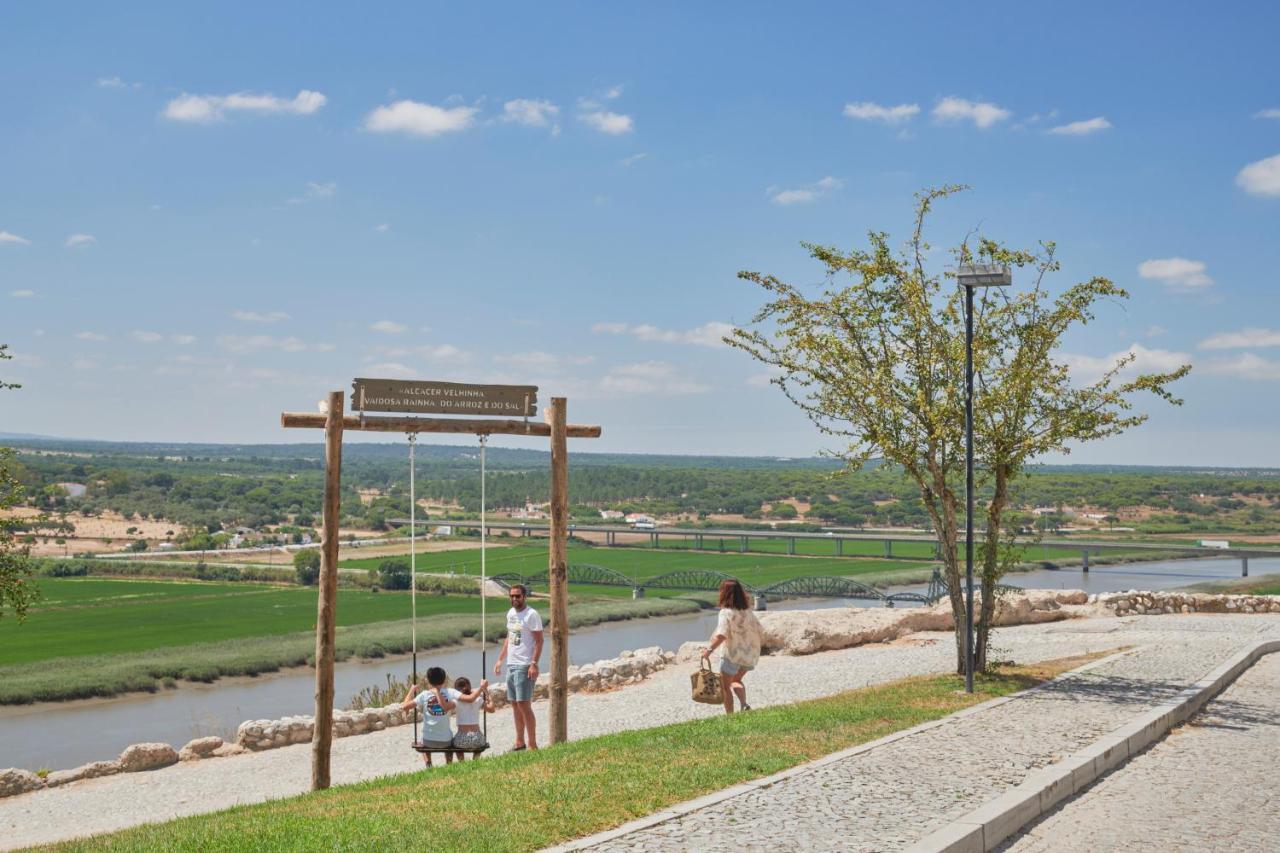 Lightful Refuge On The River Front, By Timecooler 알카세르두살 외부 사진